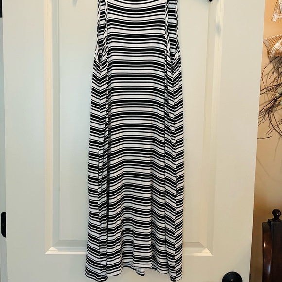 Yala Striped Sleeveless Dress - Picture 2 of 5